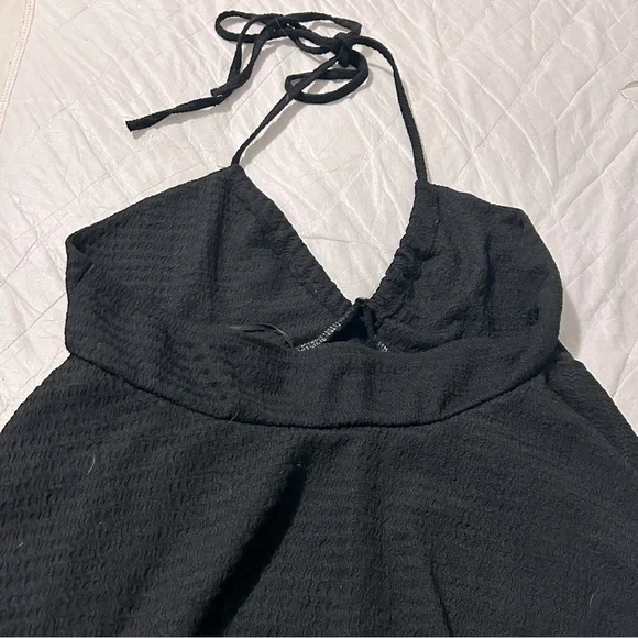 black halter crop top - Picture 3 of 3